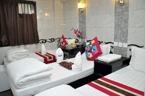 In-room safe, iron/ironing board, free WiFi - Pearl Premium Guest House (Kowloon)