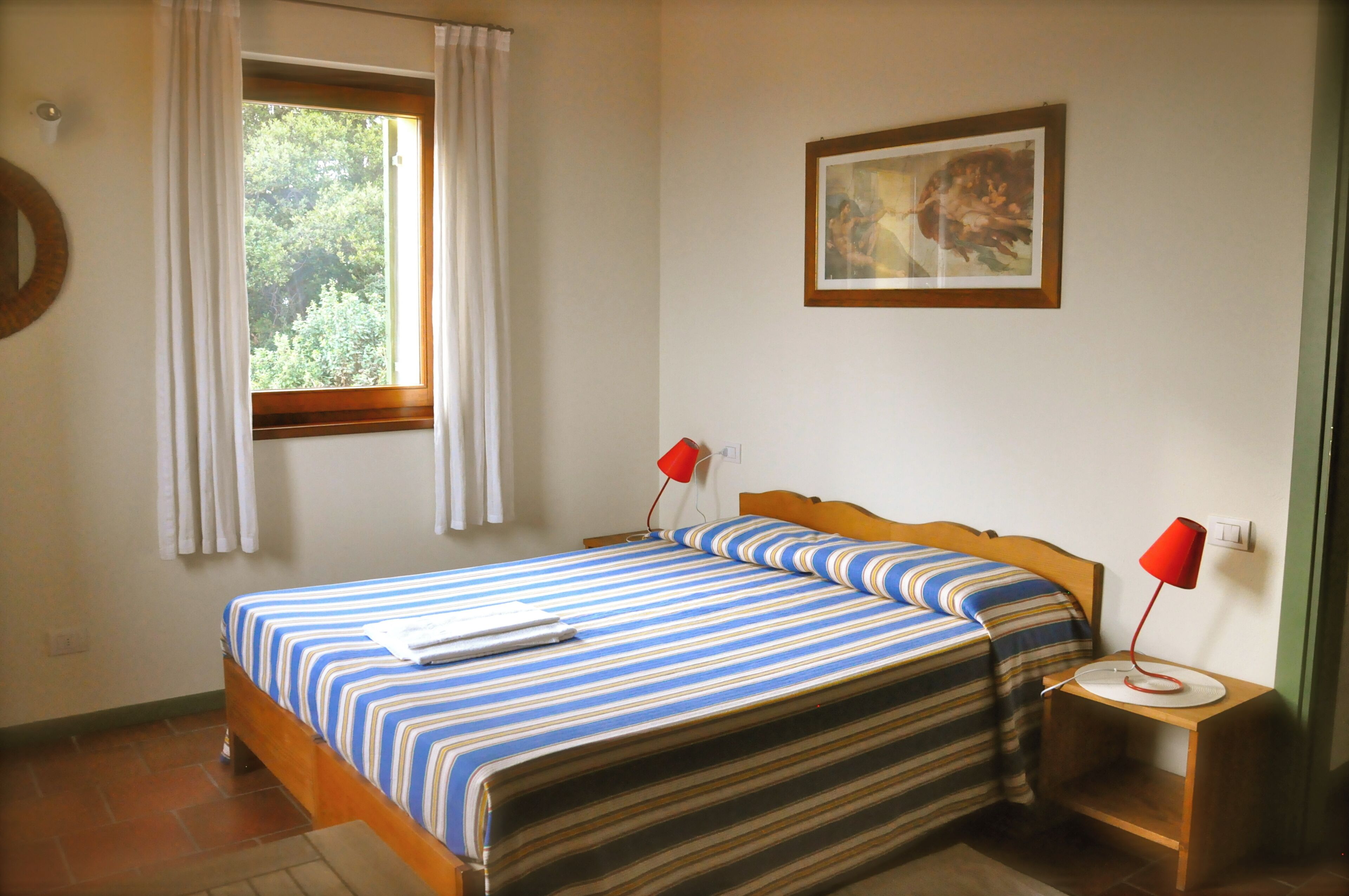 Bureau, Wi-Fi gratuit, draps fournis