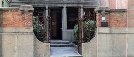 Entrée de l’hébergement