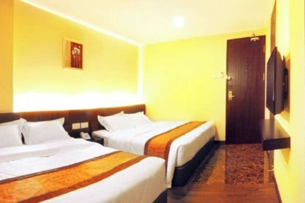 خزنة داخل الغرفة ومكواة/لوح كي وواي فاي مجانًا وملاءات أسرّة