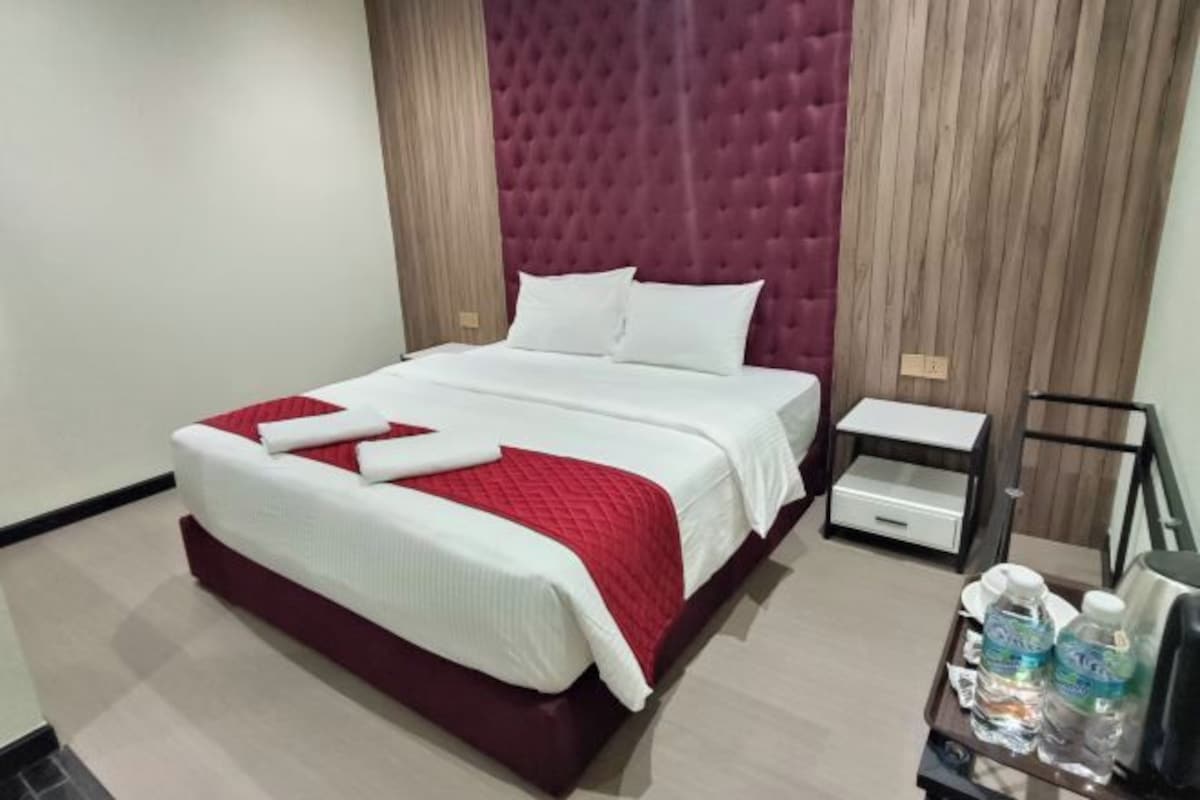Superior King Double Room (Air Conditioner)