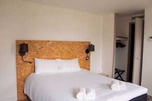 Superior Double Room | Desk, blackout drapes, soundproofing, free cribs/infant beds