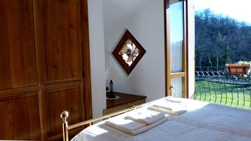 Appartement Supérieur, 2 chambres, terrasse, dans la tour (Gelsomino) | 1 chambre, chambres insonorisées, fer et planche à repasser