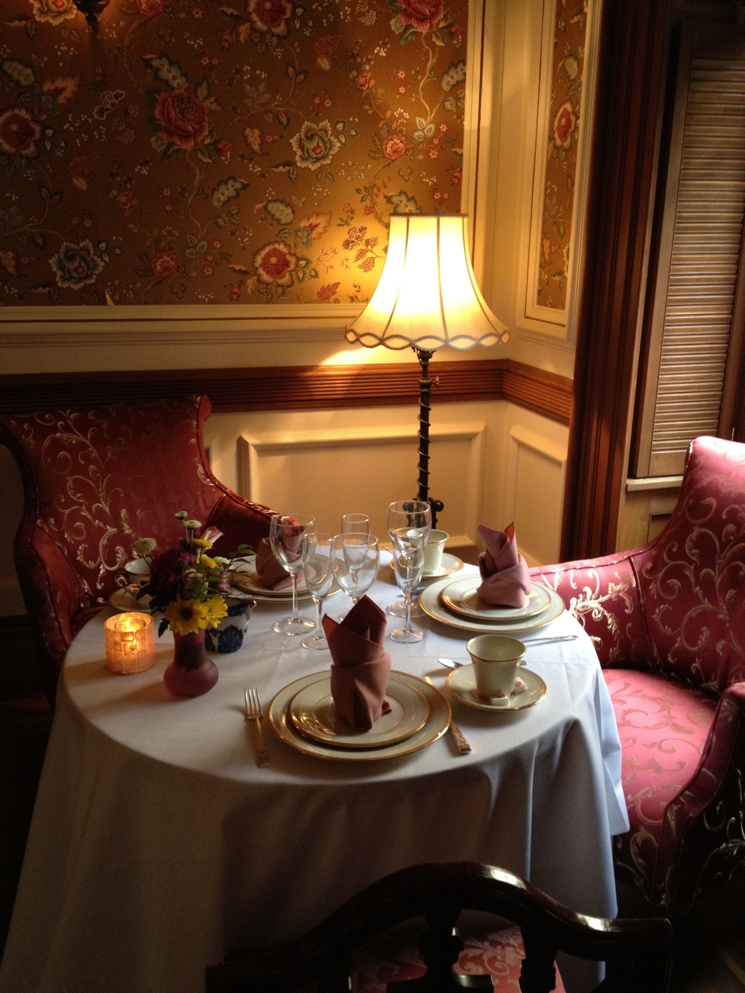 cocktail bar, garden views, open selected days