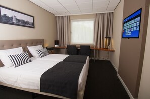 In-room safe, individually furnished, desk, laptop workspace - De Zoete Inval (Haarlemmerliede)