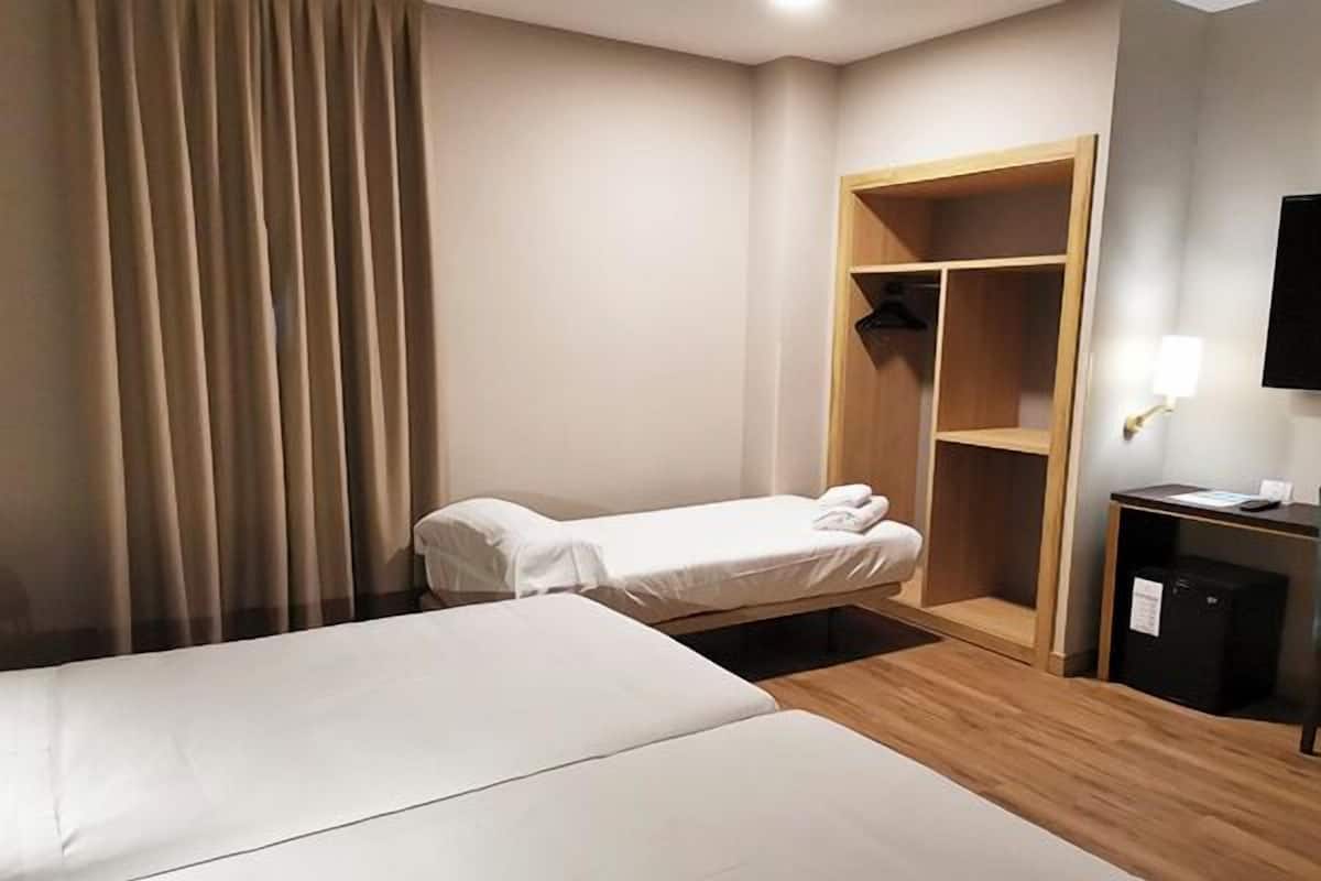 Minibar, caixa forta a l'habitació, escriptori i wifi gratuïta