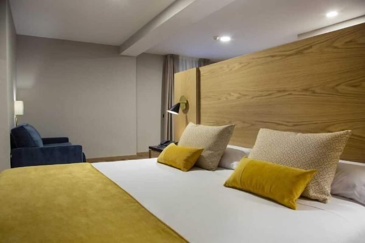 Minibar, caixa forta a l'habitació, escriptori i wifi gratuïta