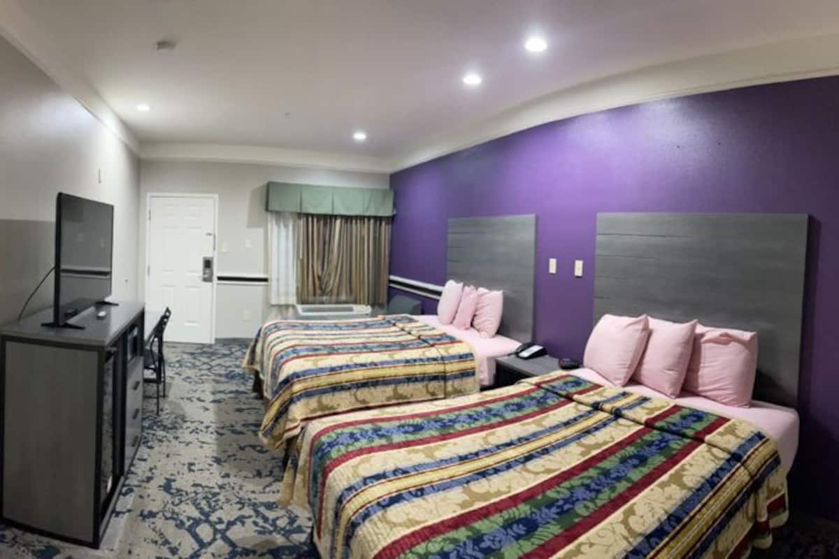 In-room safe, desk, iron/ironing board, free WiFi