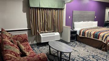 Suite, 1 King Bed, Non Smoking, Jetted Tub | In-room safe, desk, iron/ironing board, free WiFi