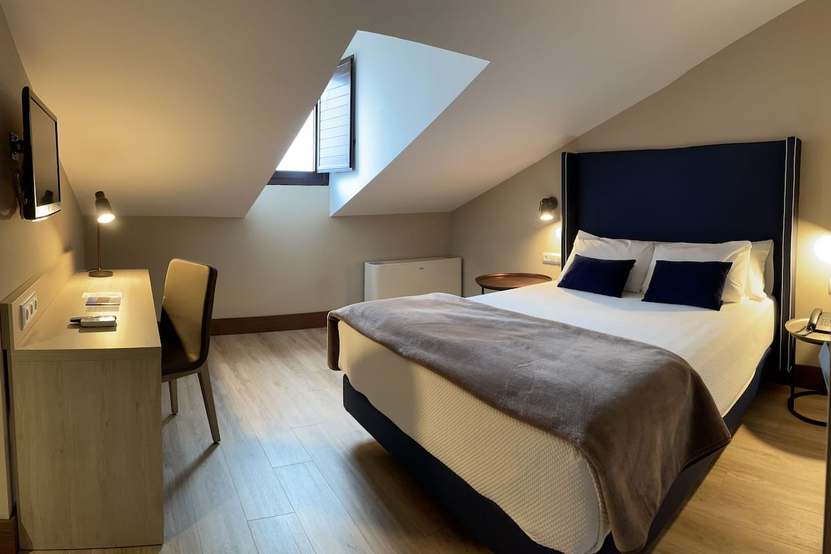 1 habitación, minibar, escritorio y wifi gratis