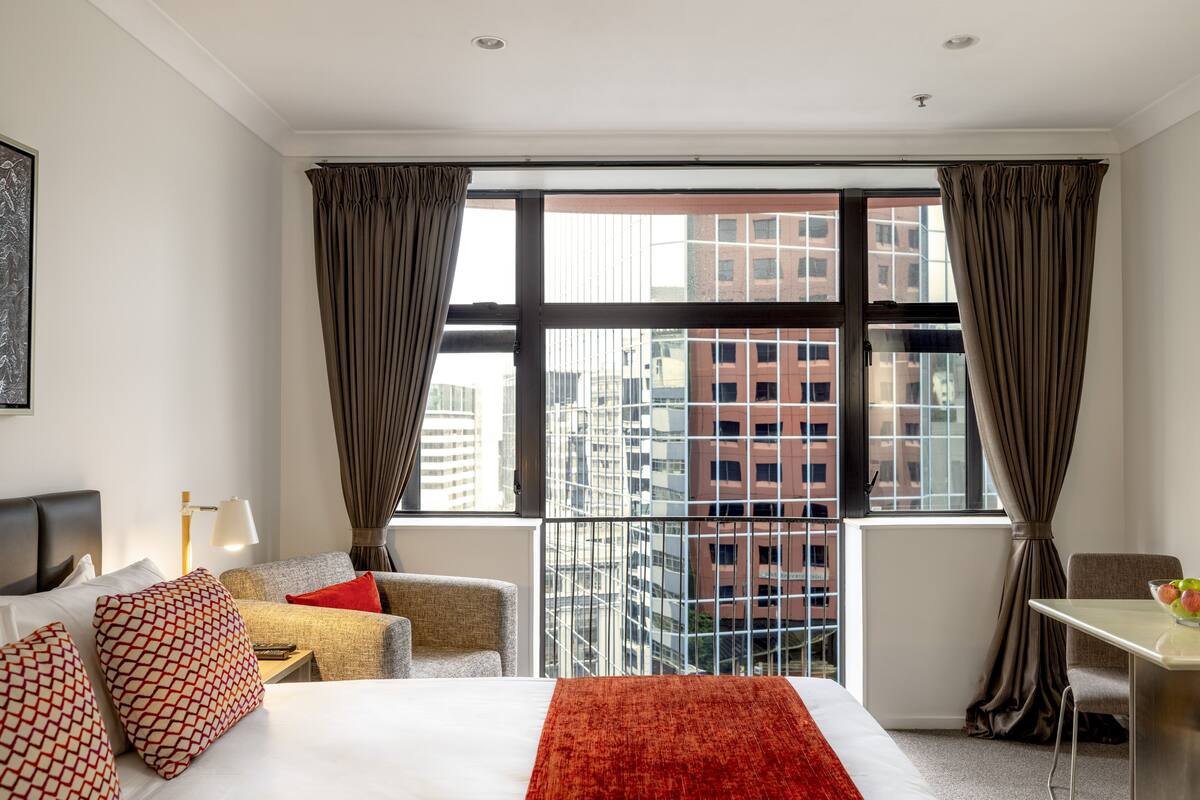 Apartemen, 2 kamar tidur (King Studio) | Meja kerja, kedap suara, setrika/meja setrika, dan Wi-Fi gratis