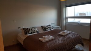 Fer et planche à repasser, lits bébé (gratuits)