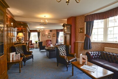 Crown Hotel