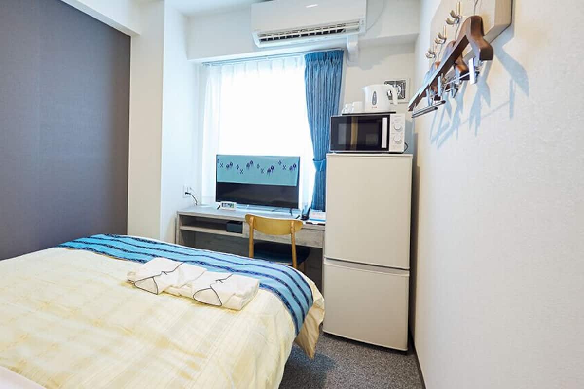 Escrivaninha, Wi-Fi de cortesia, roupa de cama