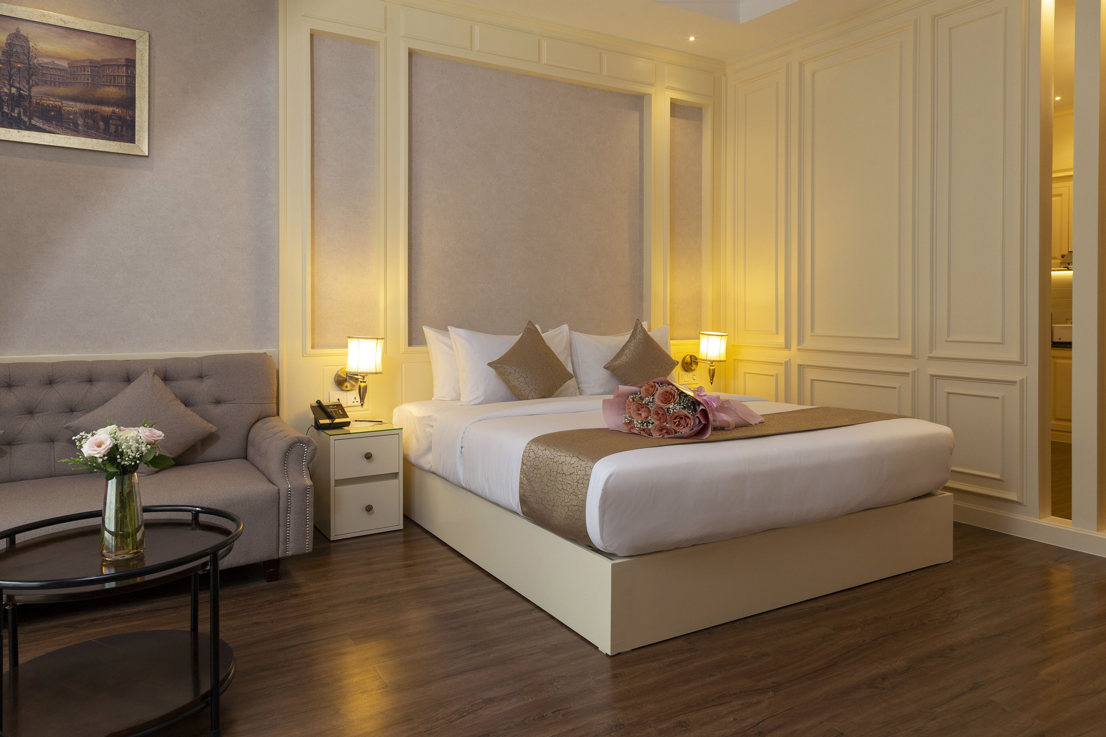 apartment, 1 bedroom | living room | 32-inch flat-screen tv with cable channels, tv