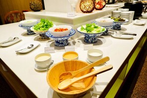 Daily buffet breakfast (THB 299 per person) - FuramaXclusive Pratunam Park Hotel (Bangkok)