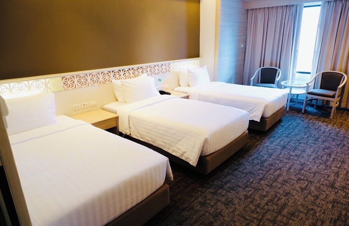 Triple Room with City View | 객실 내 금고, 책상, 암막 커튼, 방음 설비