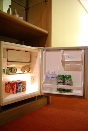 Mini fridge