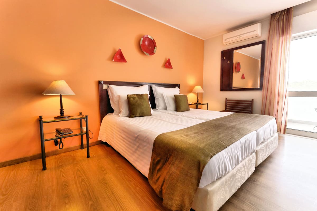 desk, blackout curtains, free wifi, bed sheets