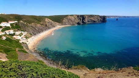 Beach nearby, white sand. Hotel Vale da Telha