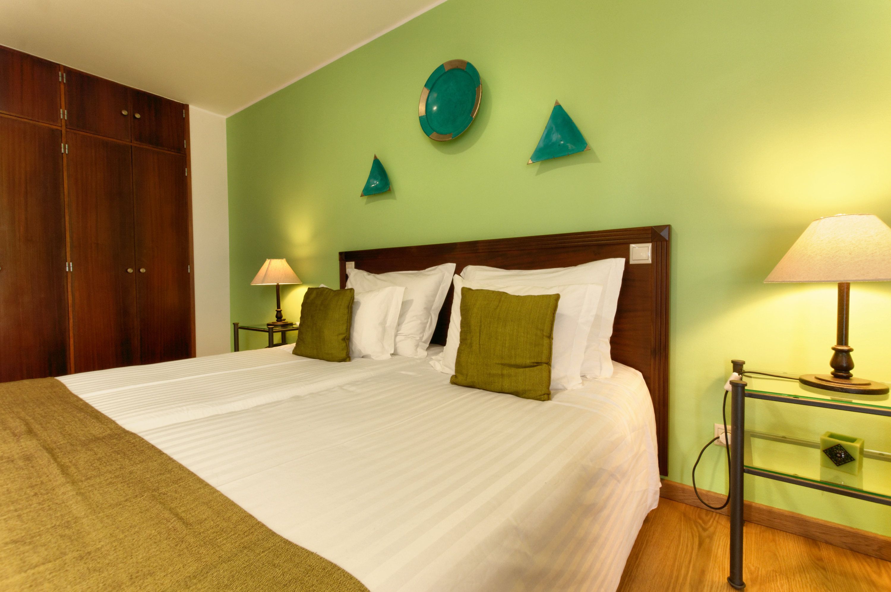 desk, blackout curtains, free wifi, bed sheets