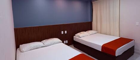 Chambre Quadruple | Literie de qualité supérieure, ameublement personnalisé