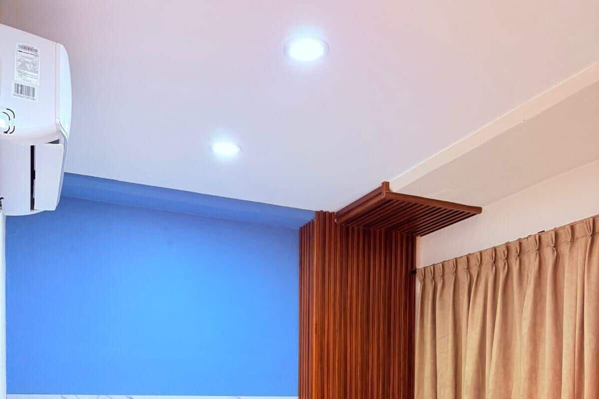 Hochwertige Bettwaren, individuell eingerichtet, Bügeleisen/Bügelbrett