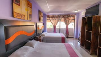 Quadruple Room | Down duvets, individually furnished, iron/ironing board, free WiFi