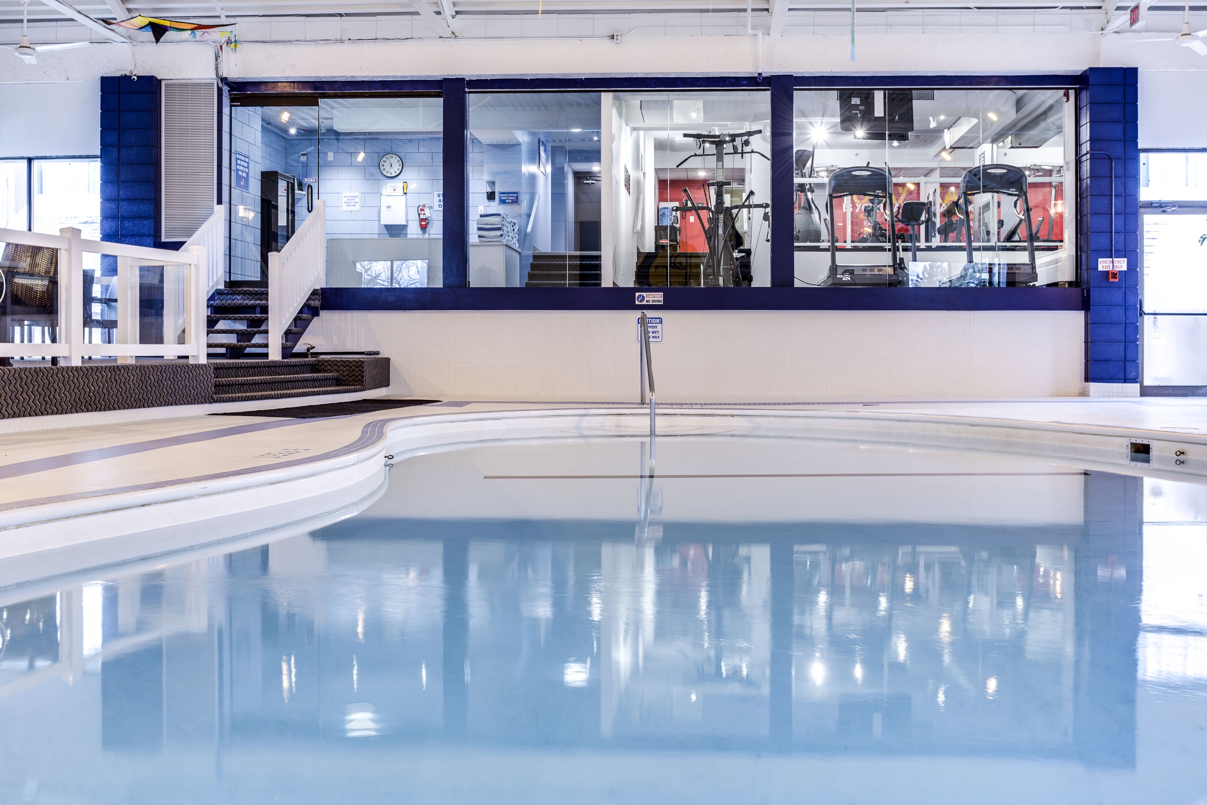 Una piscina techada