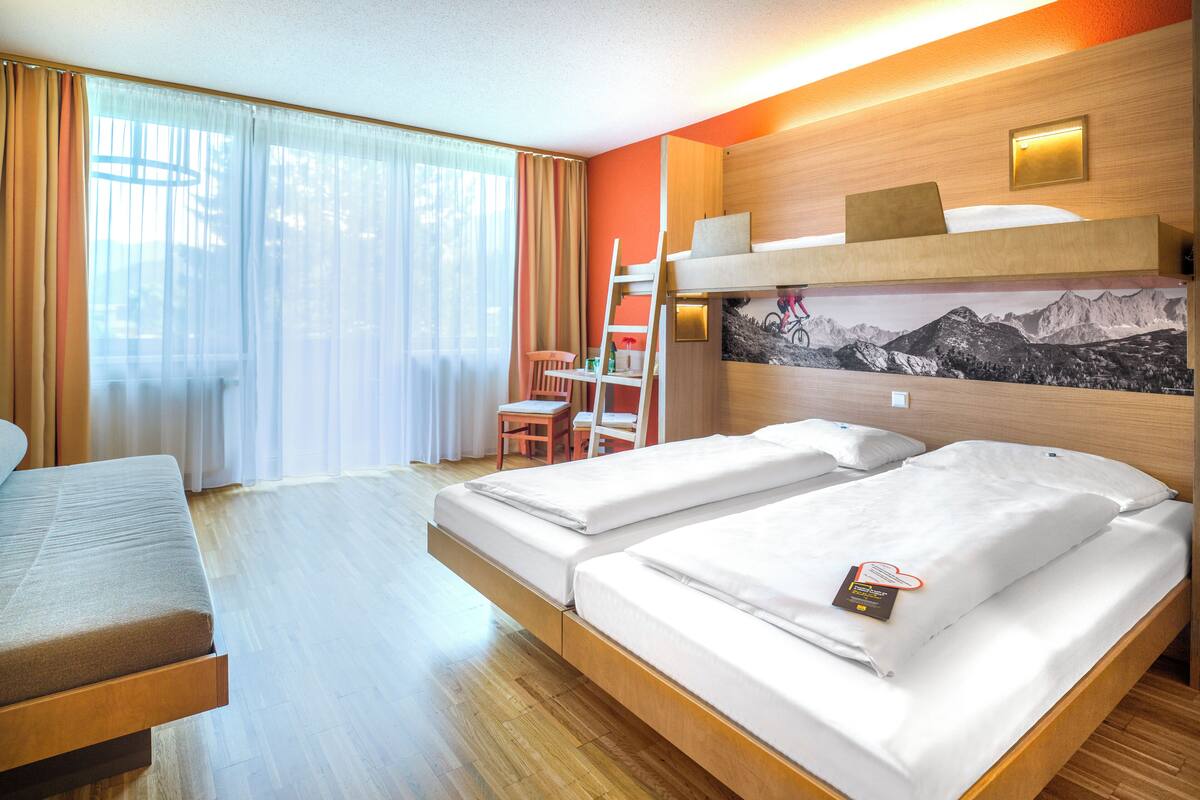 ตู้นิรภัยในห้องพัก, ผ้าม่านกันแสง, Wi-Fi ฟรี, ผ้าปูที่นอน