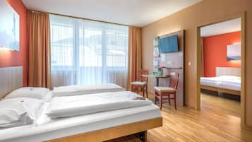 客房内保险箱、遮光窗帘、免费 WiFi、床单
