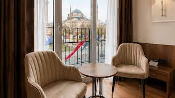 Egyptian cotton sheets, premium bedding, minibar, in-room safe