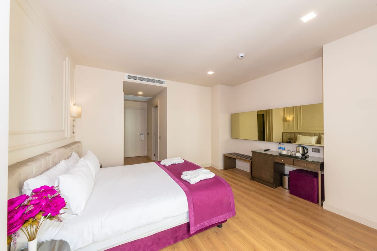 Camera Comfort con letto matrimoniale o 2 letti singoli, vista mare | Biancheria in cotone egiziano, biancheria da letto di alta qualità