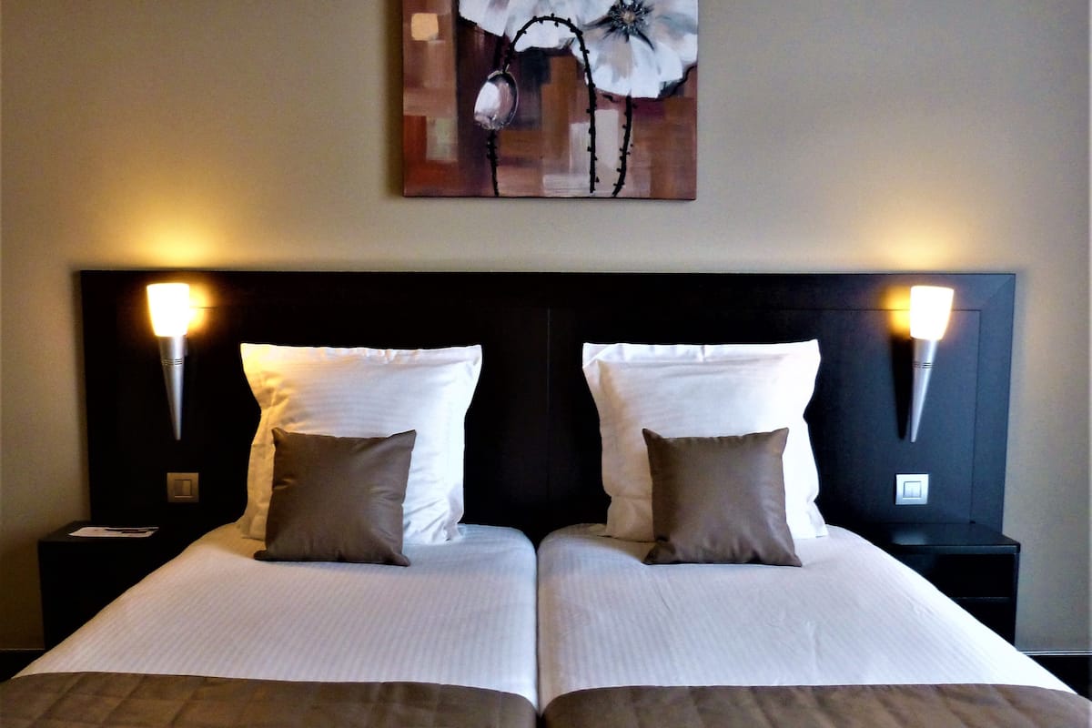 Twin Room | Premium bedding, minibar, desk, blackout curtains