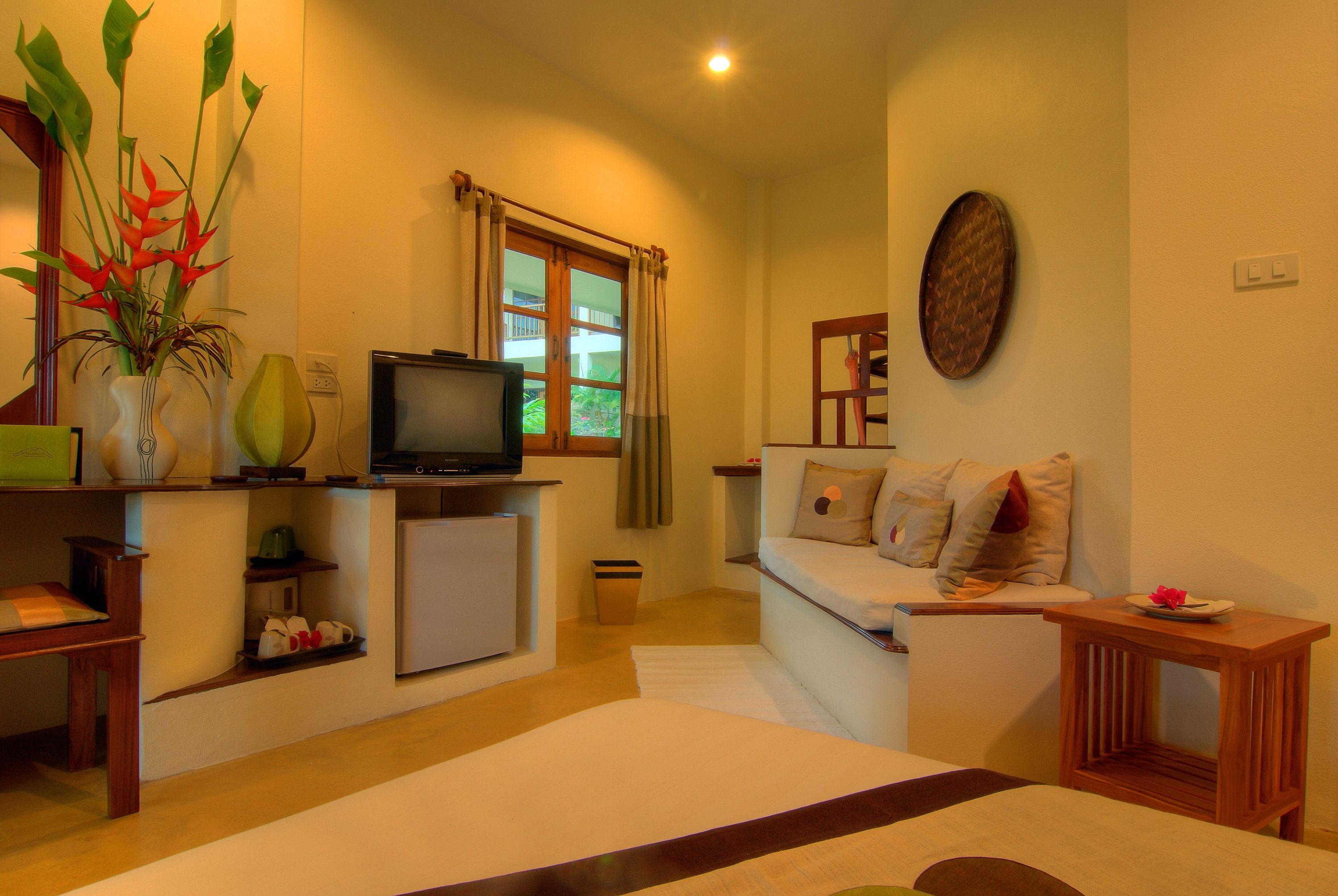 16-inch lcd tv with satellite channels, tv