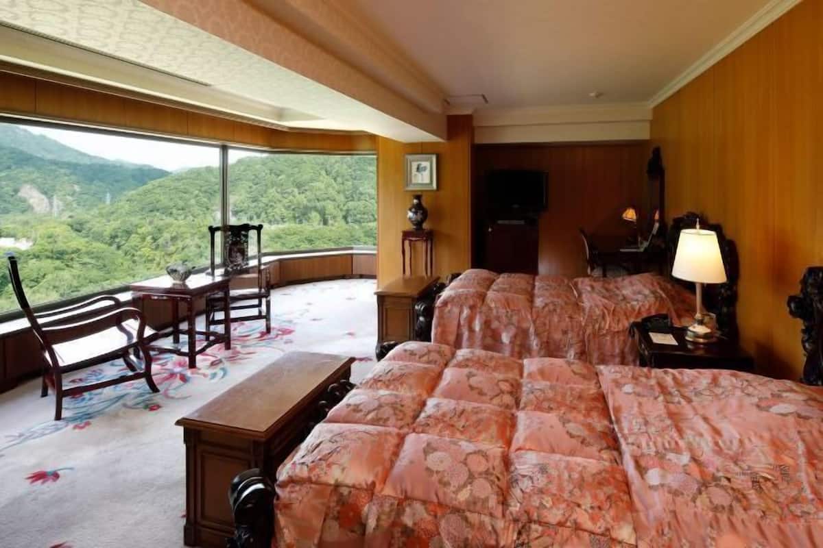 1 bedroom, down comforters, in-room safe, free WiFi