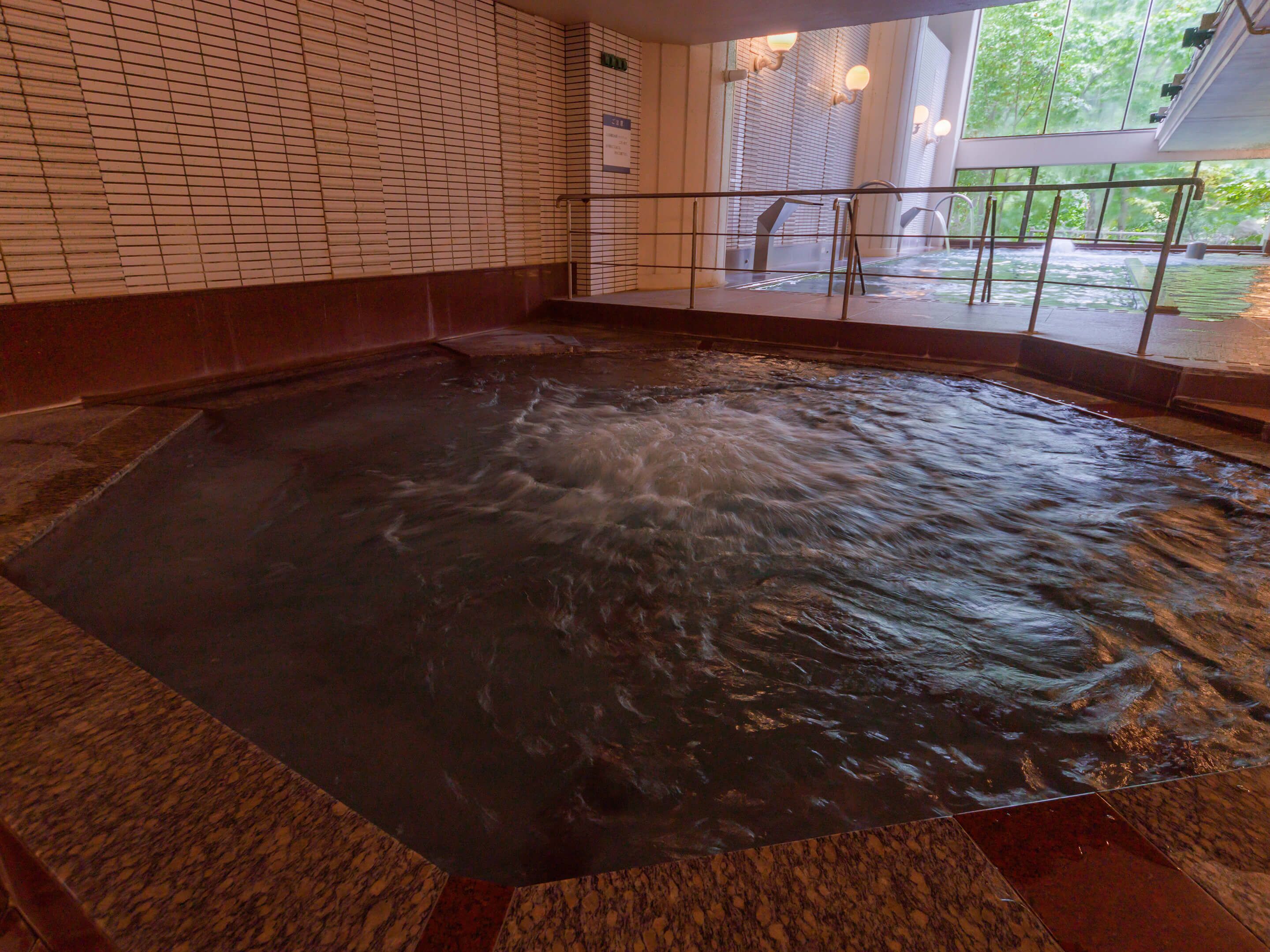 Bathtub spa indoor