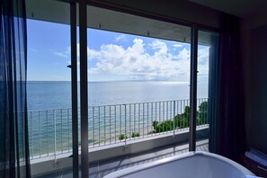 Junior-Zimmer, Balkon, Meerblick | Badezimmer | Dusche, kostenlose Toilettenartikel, Haartrockner, Hausschuhe