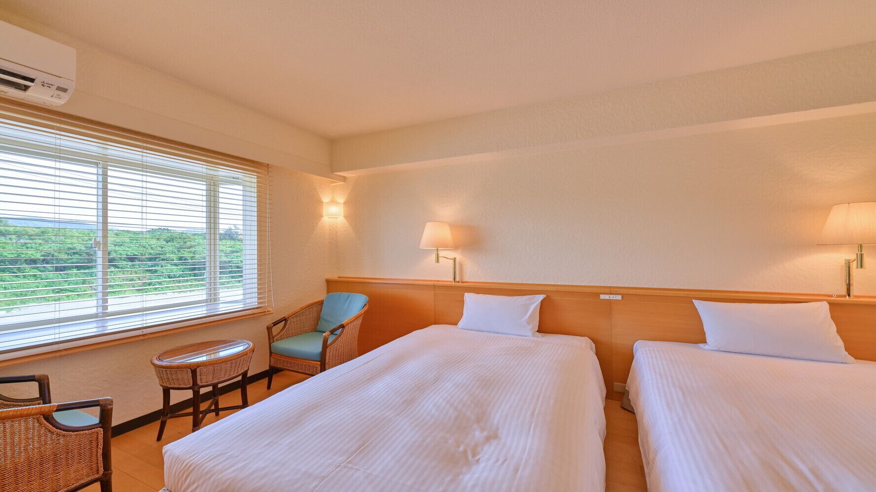 Minibar, coffres-forts dans les chambres, décoration personnalisée