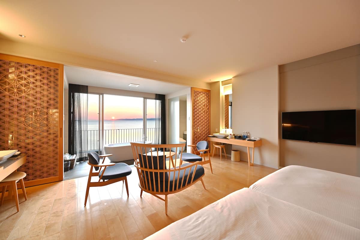 new wing “ocean garden” ukifune | 1 bedroom, minibar, in-room safe, individually decorated