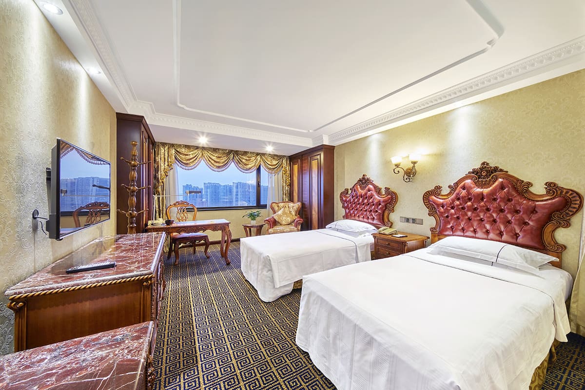 Minibar, két bảo mật tại phòng, bàn