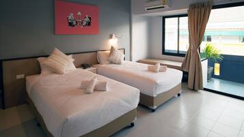 Standard Twin Room | Hypo-allergenic bedding, in-room safe, blackout curtains, free WiFi