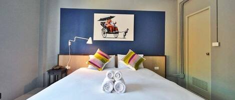 Hypo-allergenic bedding, in-room safe, blackout drapes, free WiFi