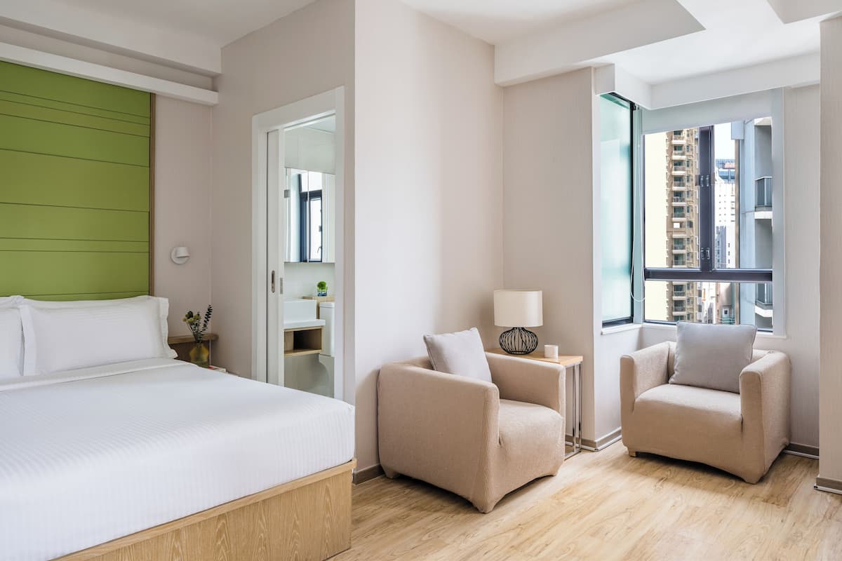 Cabin | 1 bedroom, free minibar, in-room safe, laptop workspace