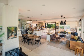 Daily continental breakfast for a fee - Aria Hotel Jeju (Seogwipo)