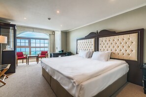 Hollywood Room (Large King Bed) | Premium bedding, down comforters, blackout drapes, soundproofing - Aria Hotel Jeju (Seogwipo)