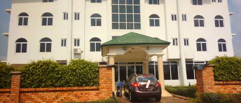 Fachada de la propiedad