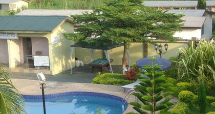 Wadoma Royale Hotel