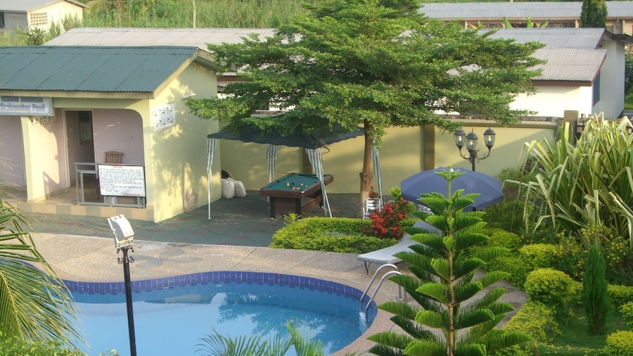 Wadoma Royale Hotel