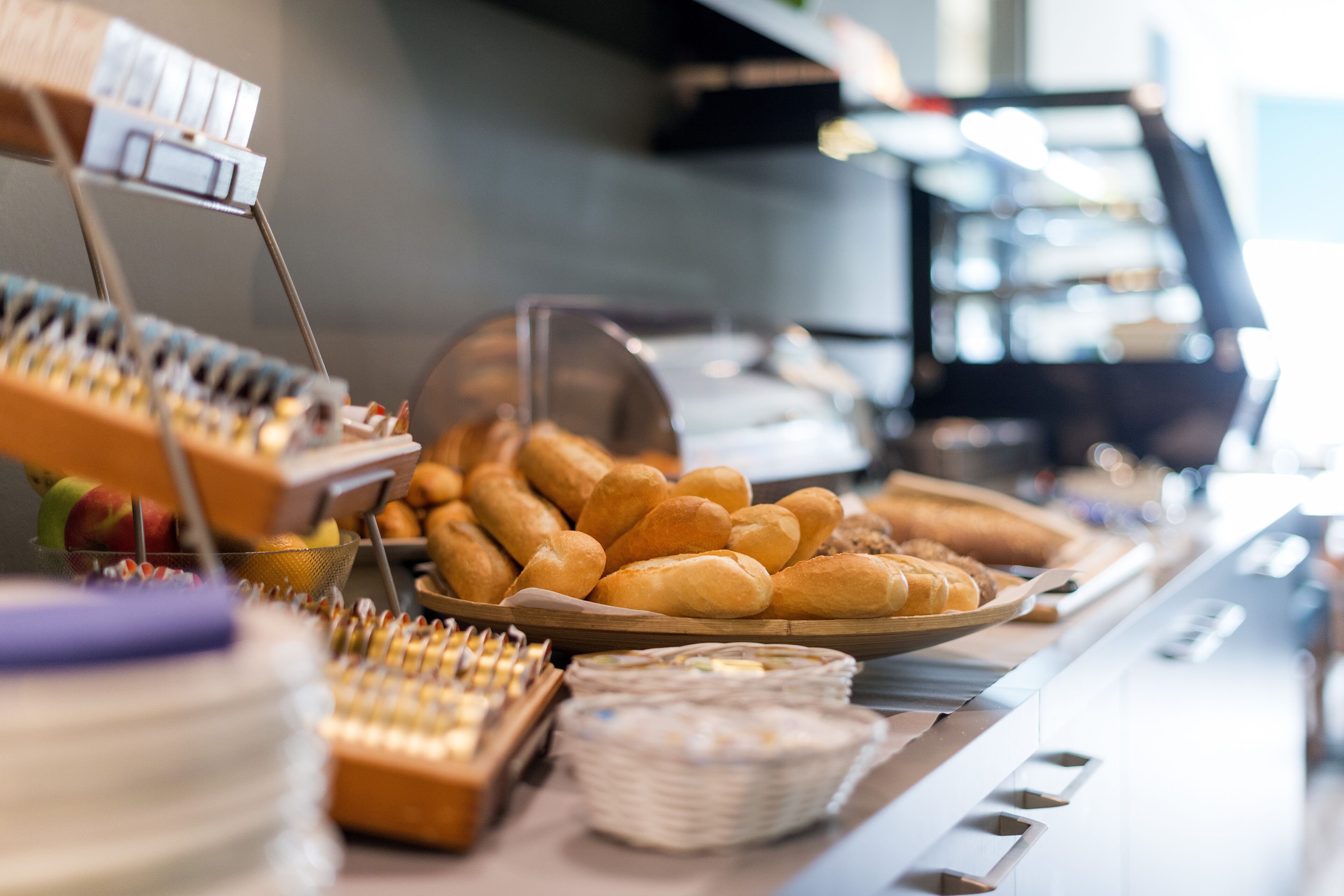 free daily breakfast